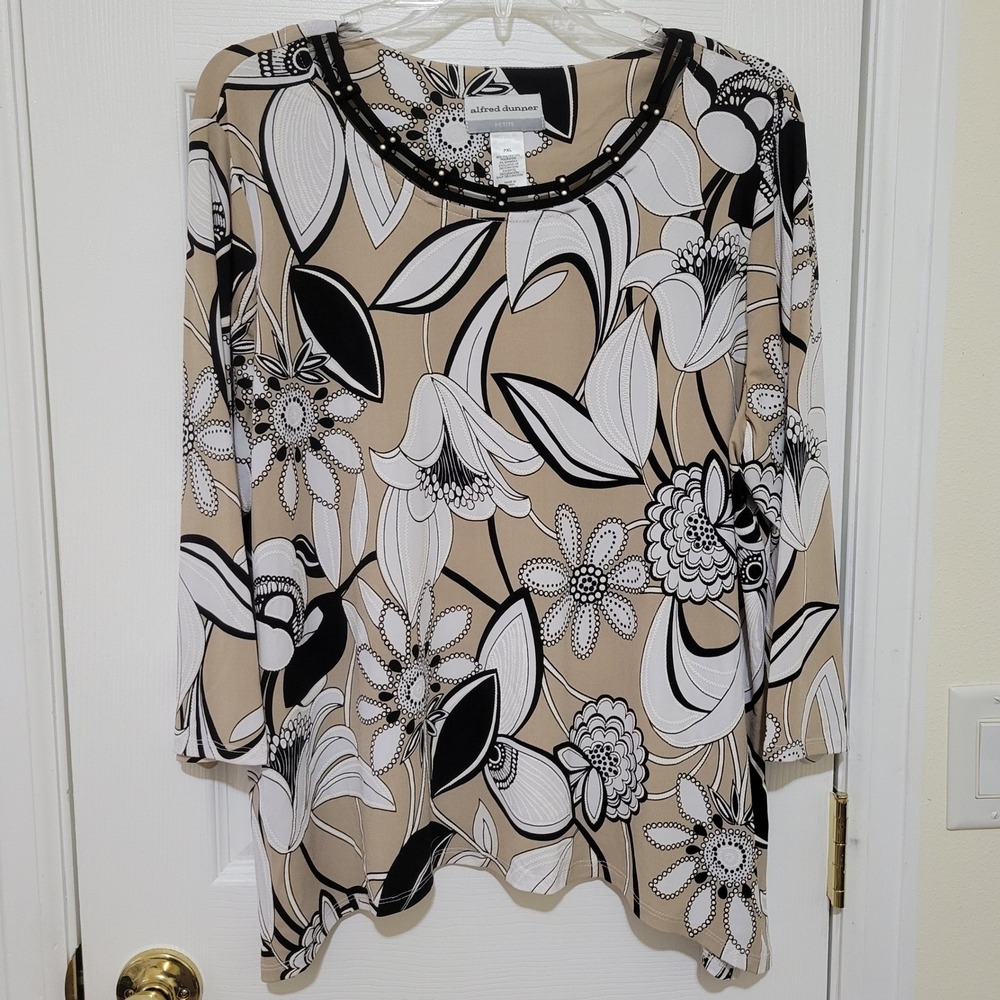 Alfred Dunner Petite XL Tan Black Floral Studded Neck Sharkbite Hem Blouse PXL